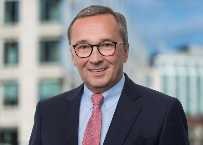 AESC Lifetime Achievement Award Presented to Thomas Becker